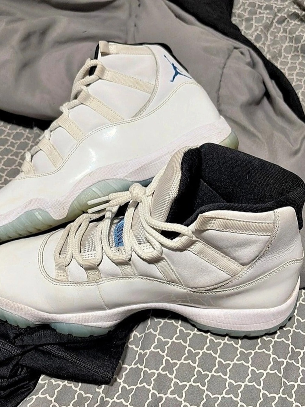 Jordan Air Jordan 11 Retro "Legend Blue" White Sneakers